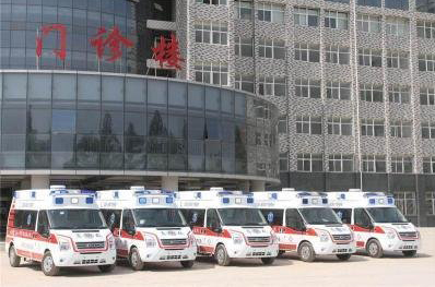 大理州人民医院预约私人救护车租赁到临沧市临翔区 出租120救护车多少钱一公里