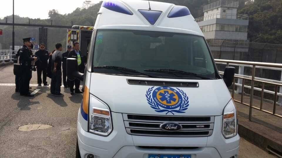 三峡大学葛洲坝中心医院租赁私家救护车转院到自贡市沿滩区 专业救护车出租电话多少