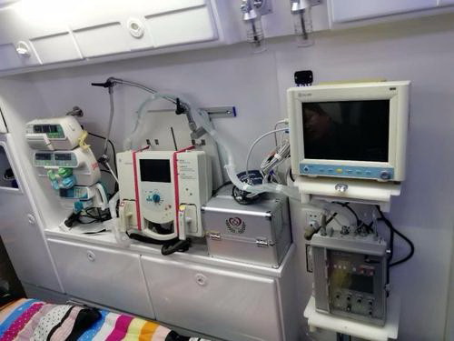 南昌大学附属医院私人救护车出租到许昌市 出租一趟救护车多少钱