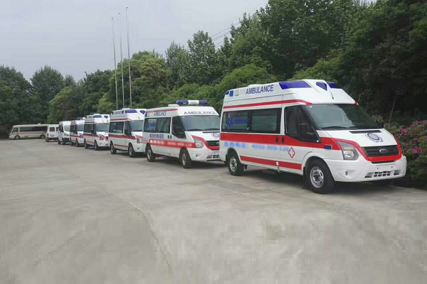 大庆油田总医院120私人救护车租赁到厦门市 救护车出租租赁费用是多少