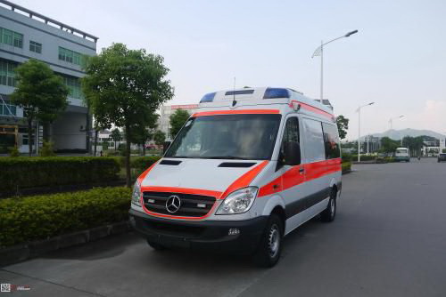 青海省藏医院租120私人急救车到大理白族剑川县 正规救护车出租哪个公司好