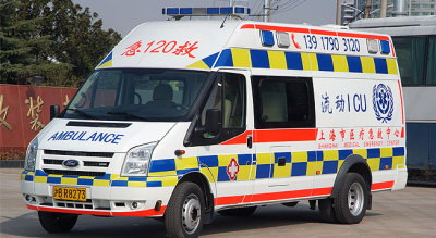 解放军401医院预约私人救护车租赁到锡林郭勒盟二连浩特市 救护车在哪里出租