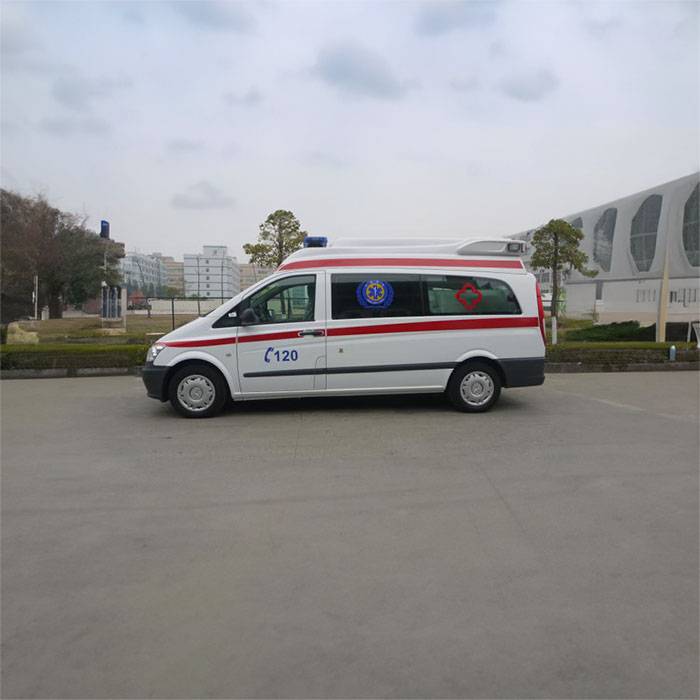 榆林市医院(延安大学医学院第二附属医院)出租急救车护送到龙岩市漳平市 救护车出租价格表多少钱