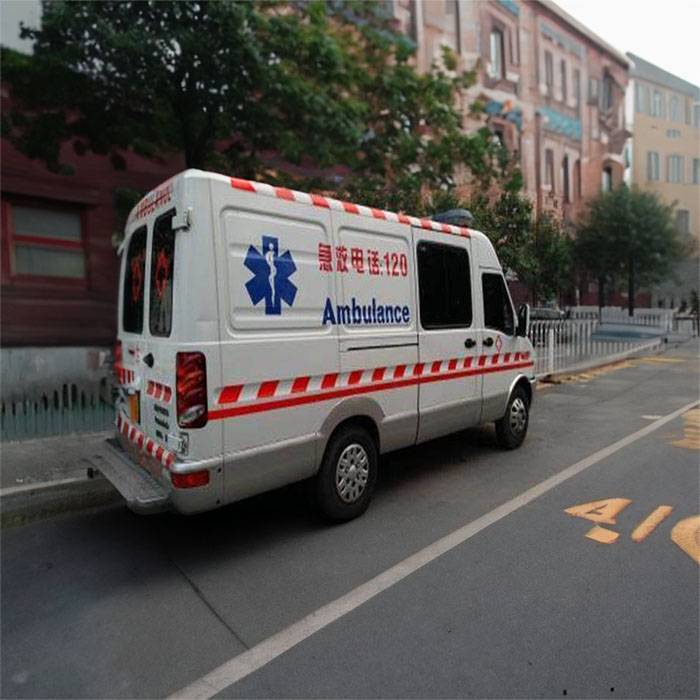 重庆三峡中心医院预约私人救护车转运到南宁市宾阳县 哪里有私家救护车出租