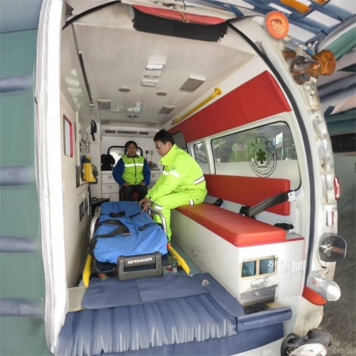 青海省心血管病专科医院120私人救护车租赁到拉萨市林周县 专业救护车出租电话多少