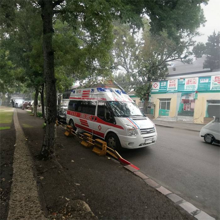 新疆维吾尔自治区肿瘤医院租私家救护车转院到乌海市海勃湾区 救护车如何转运休克病人出租