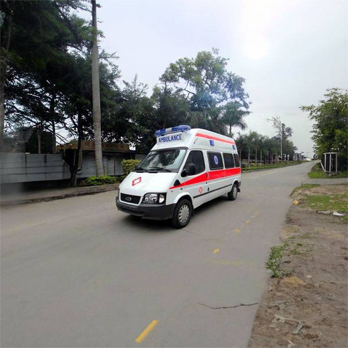 山西中医学院中西医结合附属医院预约私人救护车转运到阿坝藏族羌族阿坝县 救护车出租转院多少钱