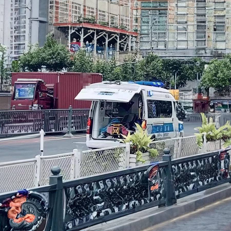 大连市第七人民医院（大连市心理医院）租私家救护车转院到乐山市市中区 正规救护车出租电话多少