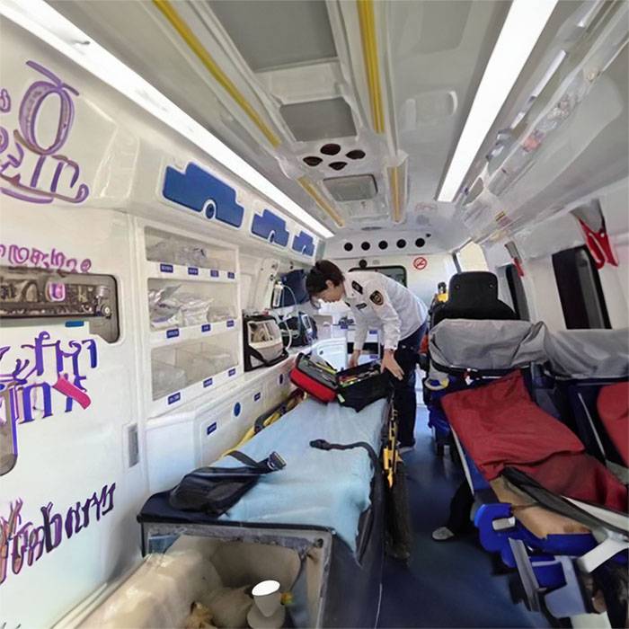青海大学附属医院（青大附院）出租急救车护送到鞍山市市辖区 跨省救护车出租哪个好