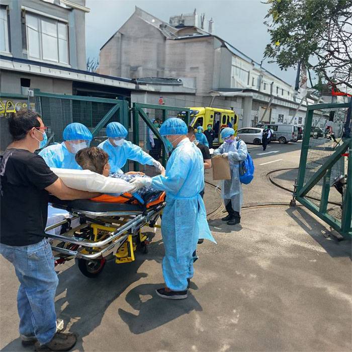 西安市第九医院（西安市铁路中心医院、西安交通大学医学院附属西安市第九医院）预约私人救护车转运到黔东南苗族侗族剑河县 救护车出租一般多少钱租赁