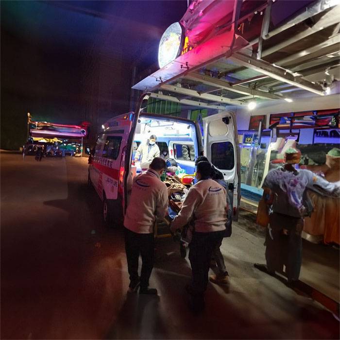 甘肃中医学院附属医院租私人救护车转院到甘孜藏族稻城县 救护车出租费用多少