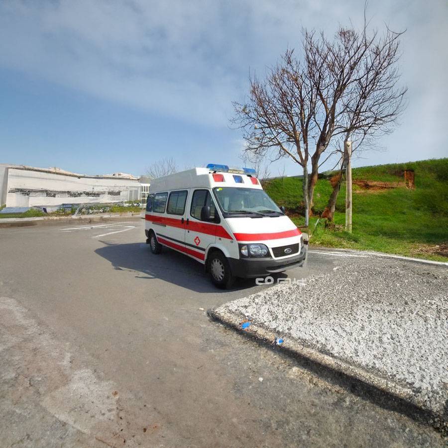 丹东市中医院租赁私家救护车转院到株洲市天元区 救护车辆出租哪里专业