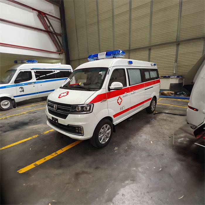 新疆伊犁哈萨克自治州友谊医院租私家救护车转院到保定市曲阳县 救护车出租哪个平台找