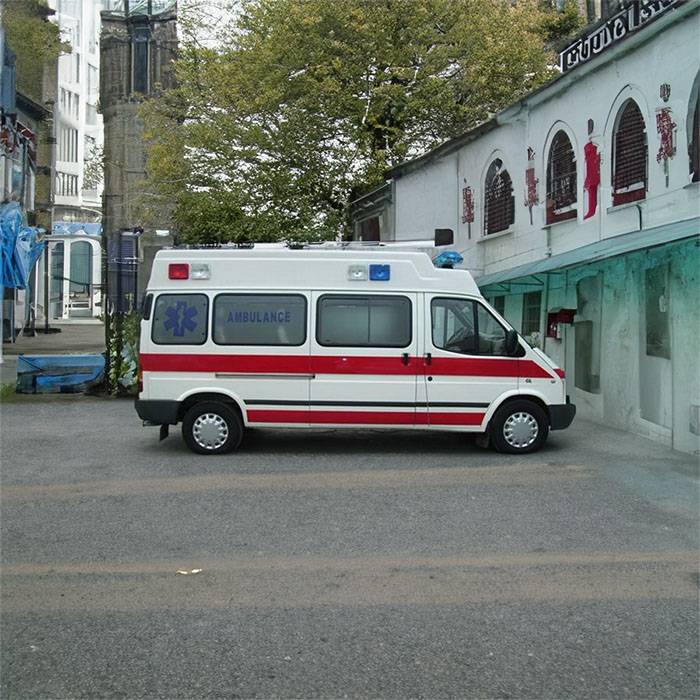 中国人民解放军第四医院租私家救护车转院到本溪市桓仁满族自治县 出租120救护车多少钱一公里