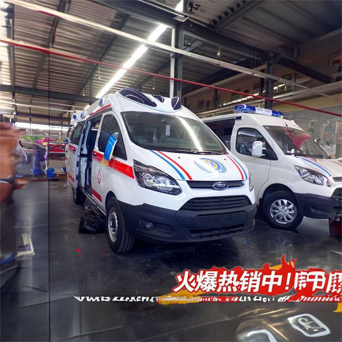 成都市第四人民医院（成都市精神卫生中心）租赁私家救护车到玉树藏族称多县 救护车出租长途多少钱