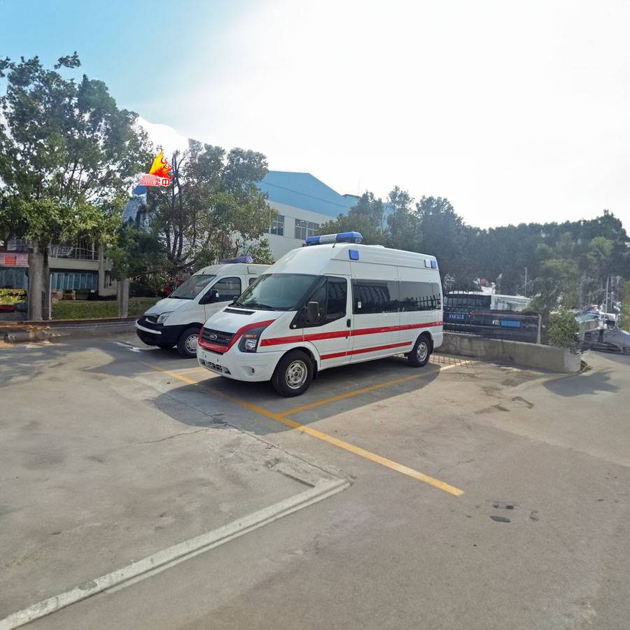 海南医学院附属医院租救护车到朝阳市双塔区 那里有救护车出租 多少钱