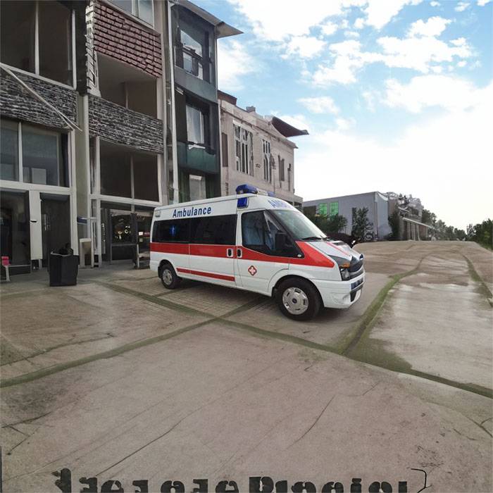 贵阳中医学院附属医院预约私人救护车转运到濮阳市 长途救护车出租哪个好