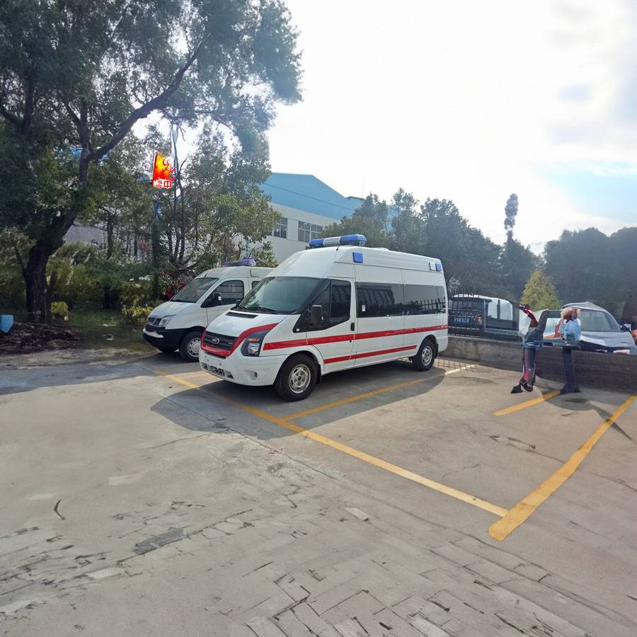 宁夏医科大学附属医院救护车出租到朝阳市市辖区 救护车出租价格表多少钱