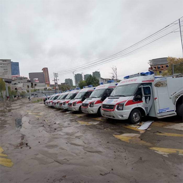 北京中医药大学东方医院预约私人救护车转运到亳州市蒙城县 出租120救护车多少钱一公里