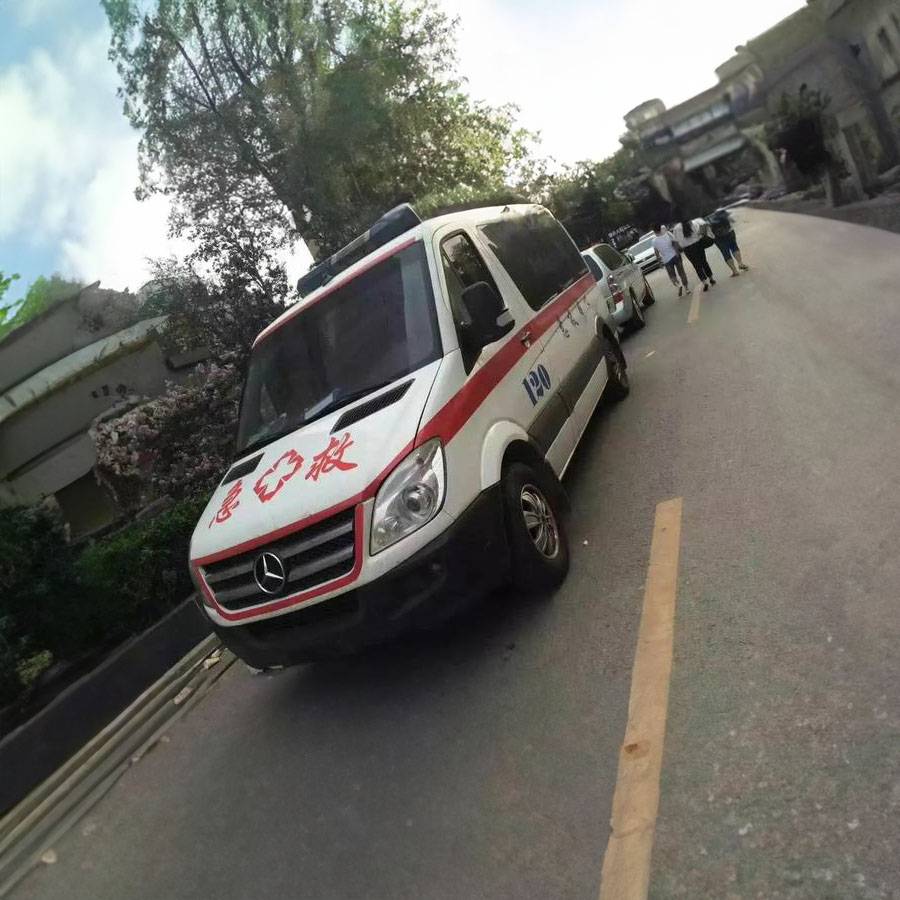 中南大学附属湘雅二医院（湘雅二院）租赁私家救护车转院到黄石市铁山区 救护车出租车多少钱一公里