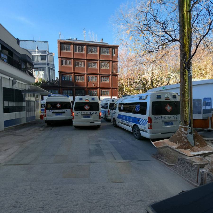 中国人民解放军第四六四医院租救护车到遂宁市大英县 救护车出租收费多少钱