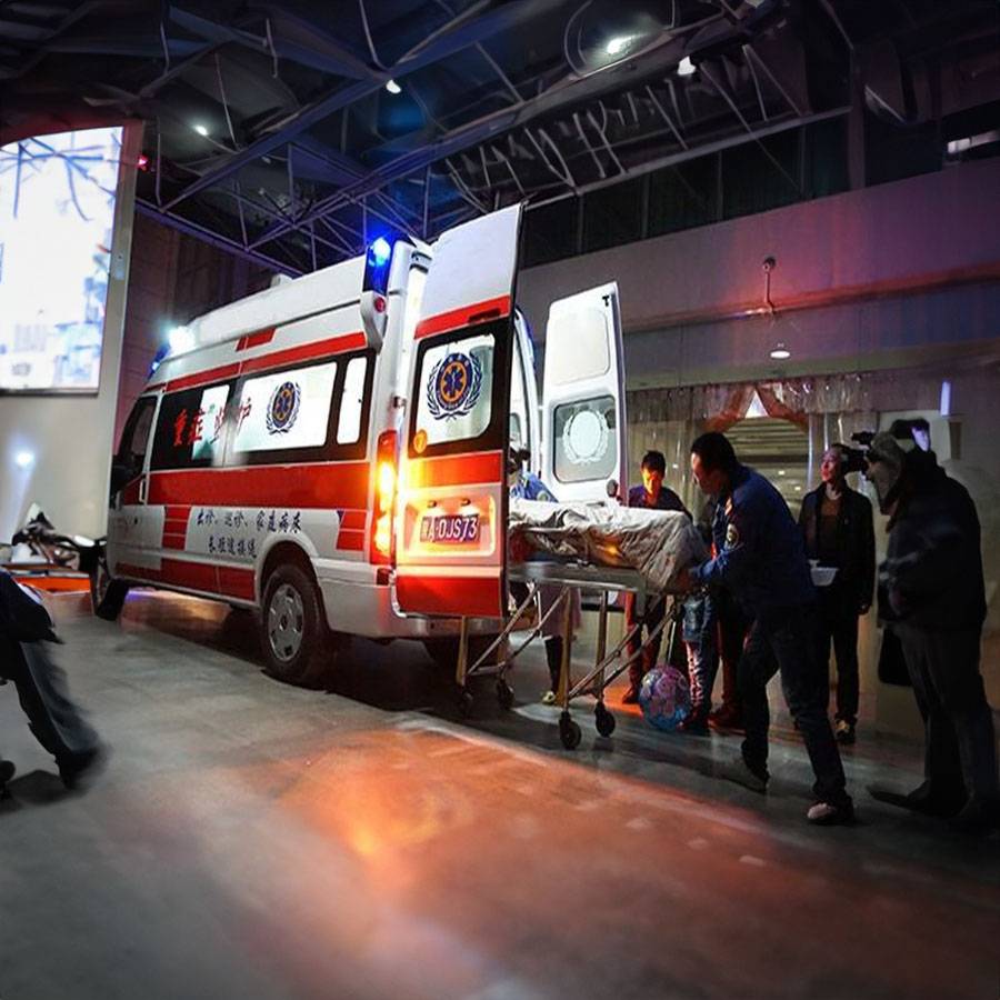 武汉市医院租赁私家救护车到大连市高薪技术产业园区 长途救护车出租哪个品牌好