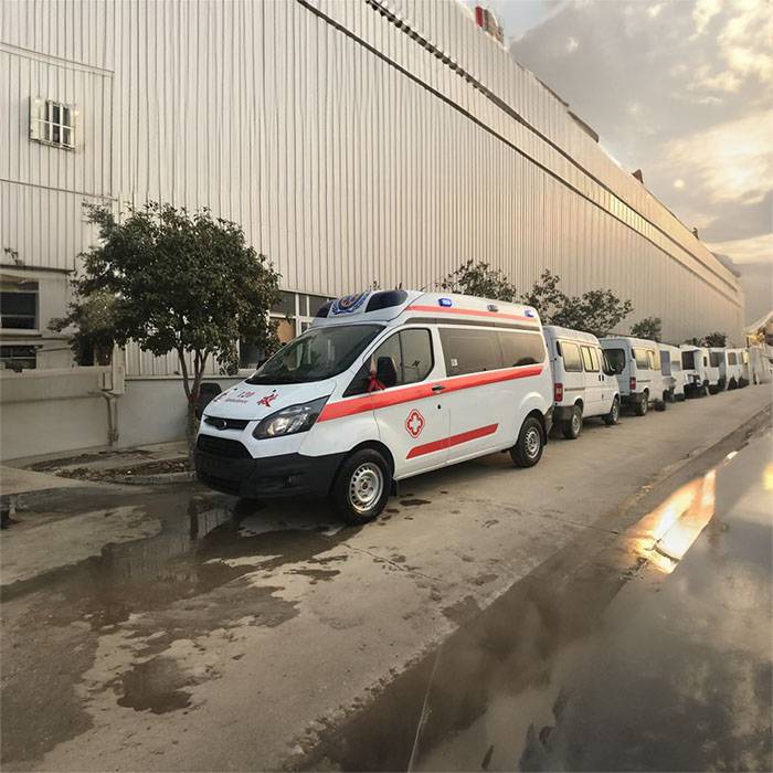 武警河北总队医院（河北石家庄武警医院）租赁私家救护车转院到烟台市 医院救护车出租是多少钱一公里