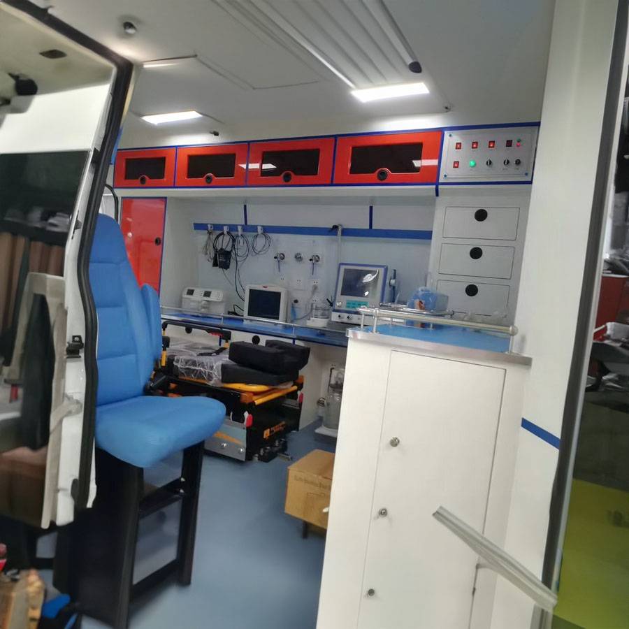 上海东方医院（同济大学附属东方医院）租私家救护车转院到齐齐哈尔市富裕县 医疗救护车出租多少钱