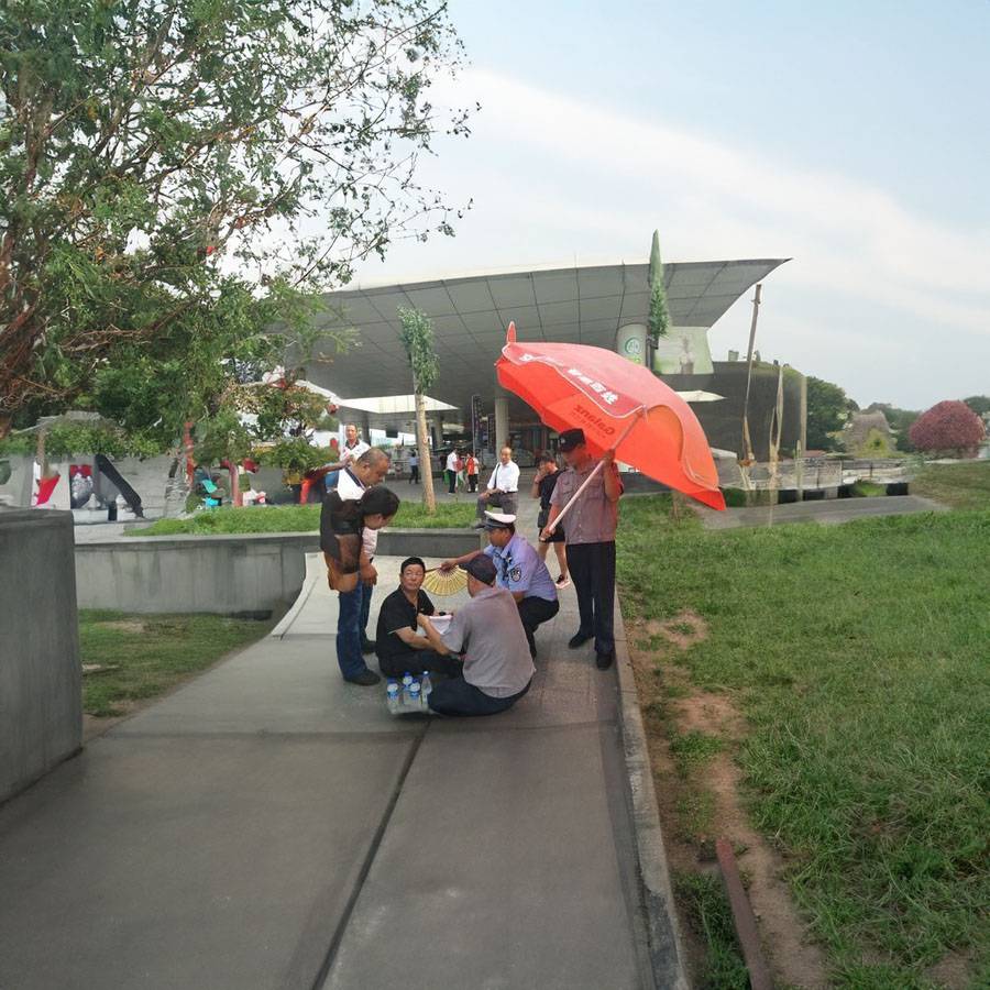 西安市精神卫生中心租救护车护送到平顶山市卫东区 救护车出租要多少钱