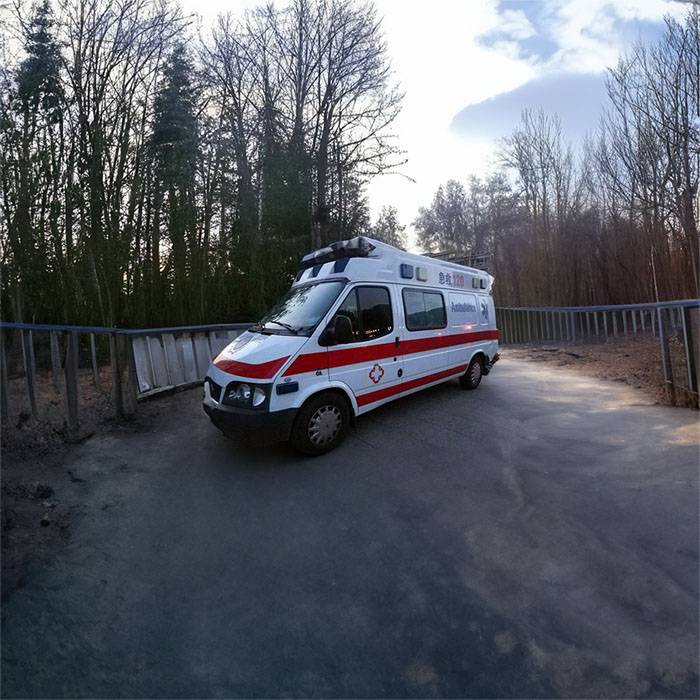 西藏自治区人民医院租用私人救护车到省直辖县级行政单位文昌市 出租救护车多少钱