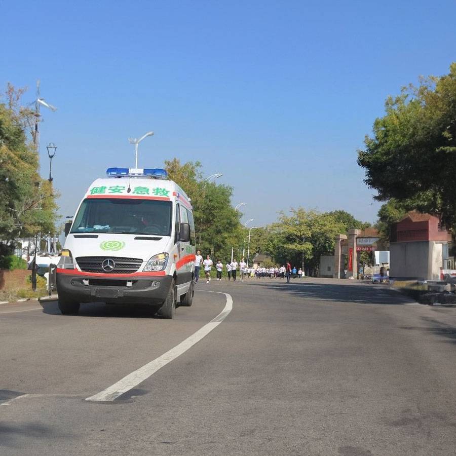 中国人民解放军第三零五医院（305医院）租赁私家救护车到日喀则地区聂拉木县 救护车如何收费 出租公司