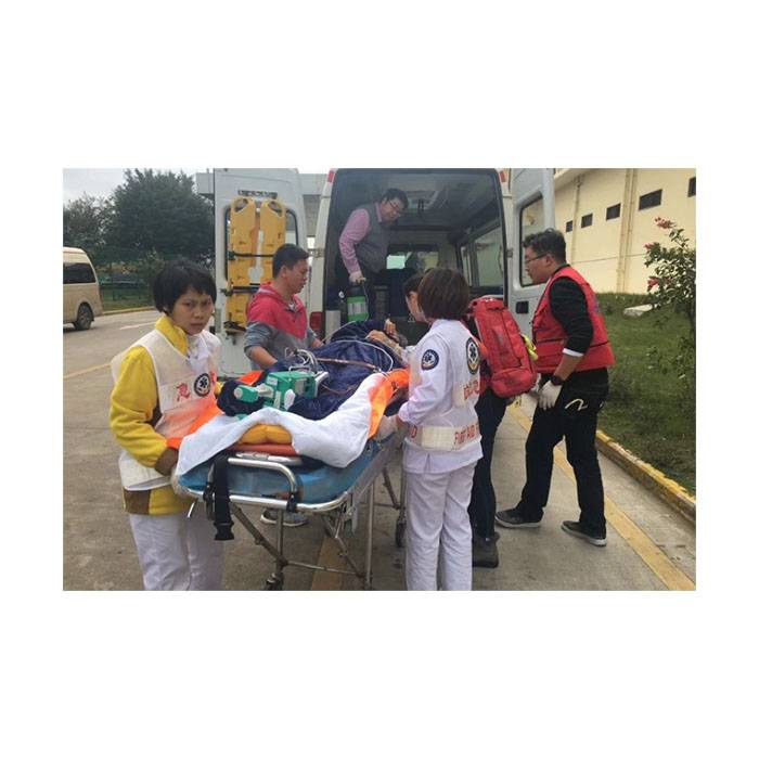 重庆三峡中心医院平湖分院租救护车护送到南通市市辖区 长途救护车出租哪里靠谱