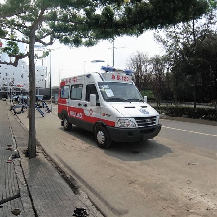 河北省胸科医院河北省结核病医院私人救护车出租到红河哈尼族彝族绿春县 急救救护车出租费用多少