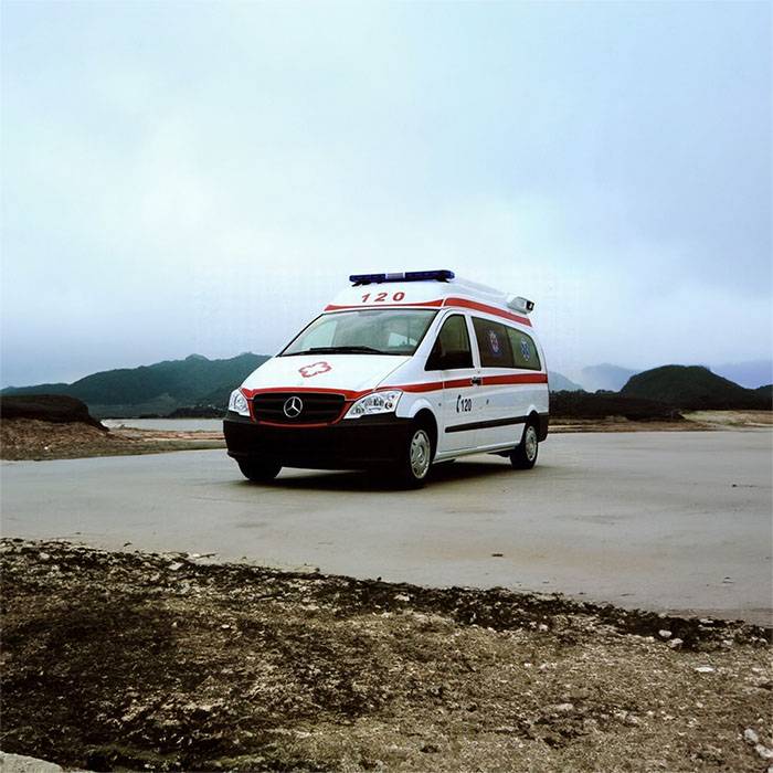 新疆医科大学附属肿瘤医院租赁正规救护车到商丘市夏邑县 救护车出租一般多少钱