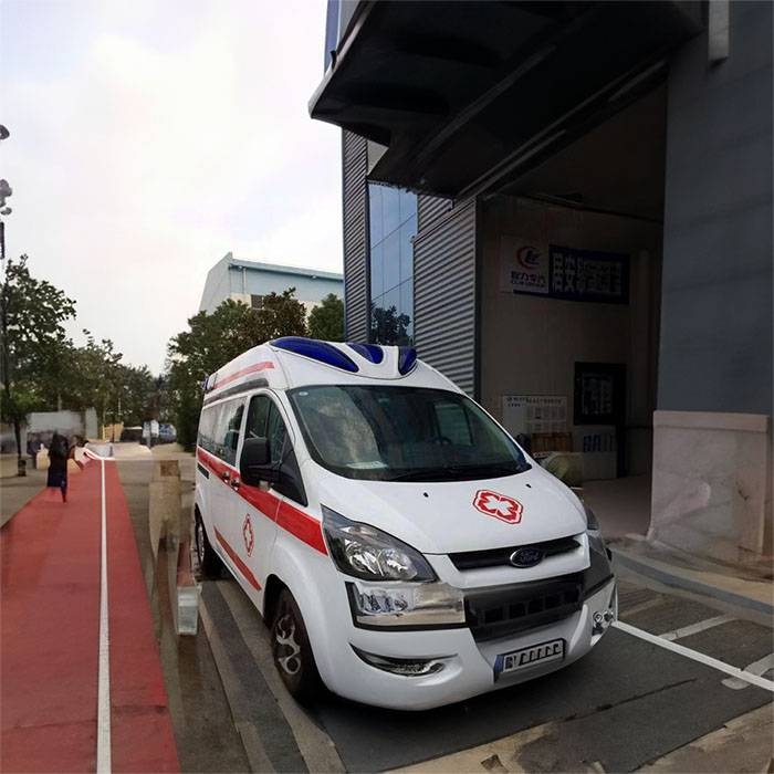 新疆伊犁哈萨克自治州友谊医院出租急救车护送到张家口市张北县 救护车出租价格表多少钱