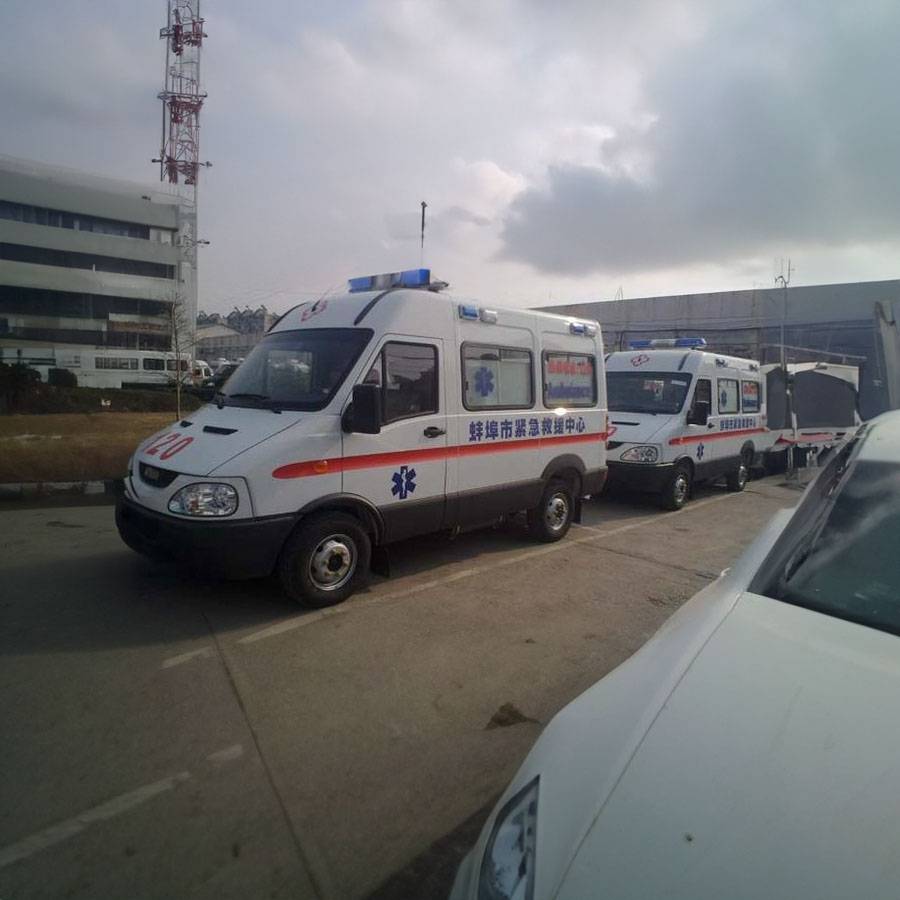 西藏自治区藏医院租赁私家救护车转院到鄂尔多斯市康巴什区 救护车出租公司有哪些公司