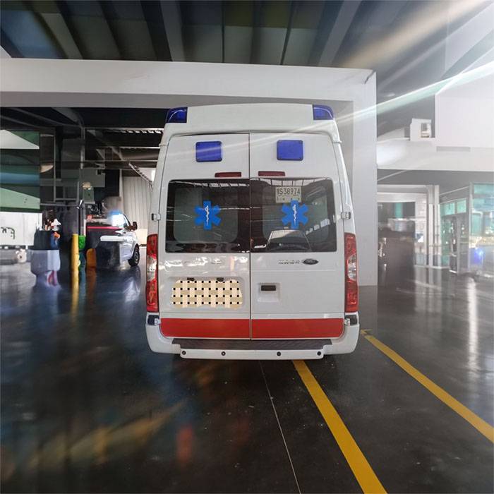 重庆市肿瘤医院租120私人急救车到深圳市龙岗区 出租120救护车多少钱一公里