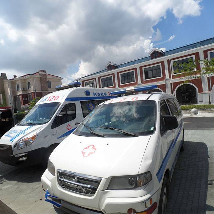 新乡医学院第二附属医院?租私人救护车到重庆市万州区 救护车出租费用多少