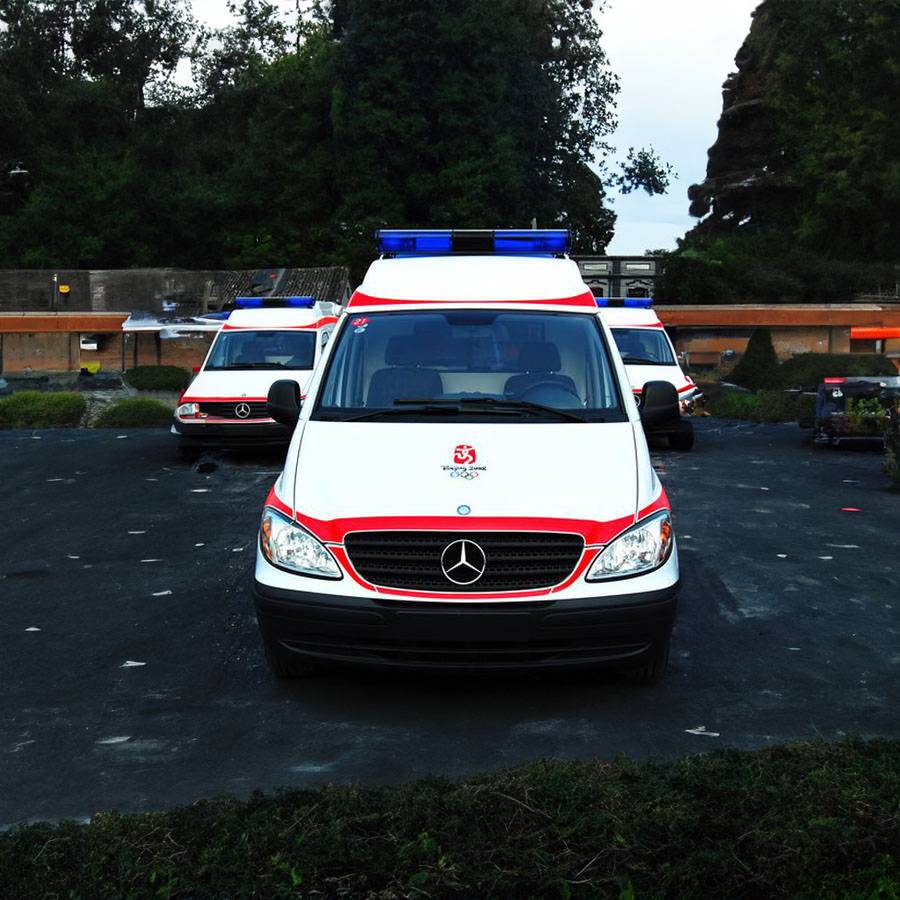 宜昌市人民医院救护车出租到海西蒙古族藏族德令哈市 救护车出租租赁费用是多少