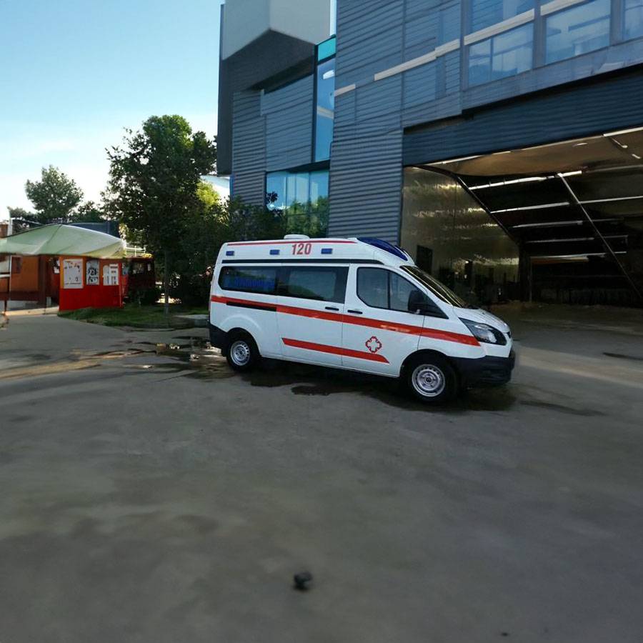 广医二院预约私人救护车租赁到通化市辉南县 出租救护车一般多少钱一辆