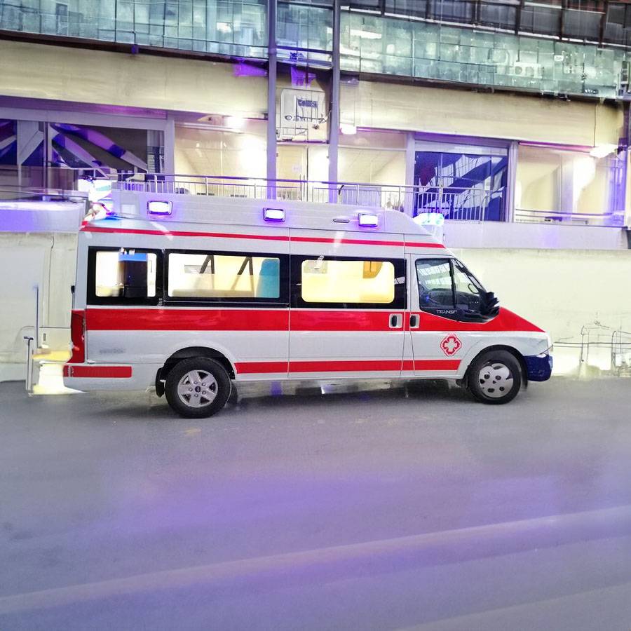 咸宁市人民医院租赁私人救护车转运到齐齐哈尔市碾子山区 救护车出租 电话是多少钱