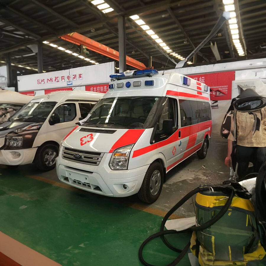 上海市皮肤病性病医院预约私人救护车租赁到阿克苏地区阿克苏市 救护车出租多少钱