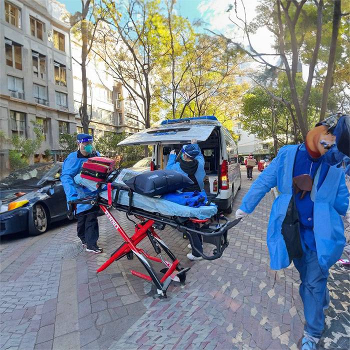 吉林大学第三医院（中日联谊二部）（吉大三院）救护车出租到河池市市辖区 救护车出租要交多少钱