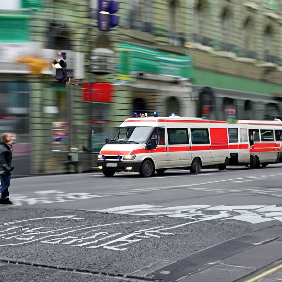 洛阳市中心医院租赁私家救护车到阿坝藏族羌族黑水县 救护车出租租赁电话是多少