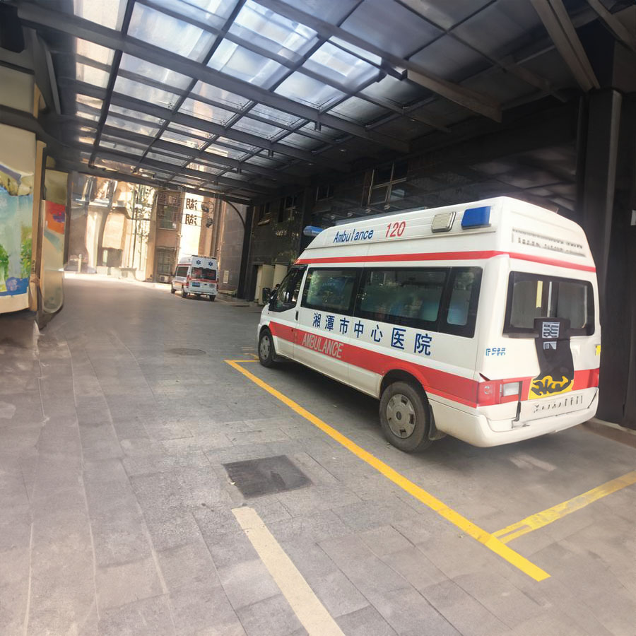 云南省人民医院（昆华医院、云南省红十字会医院）预约私人救护车租赁到海东地区化隆回族自治县 跨省救护车出租哪里的好