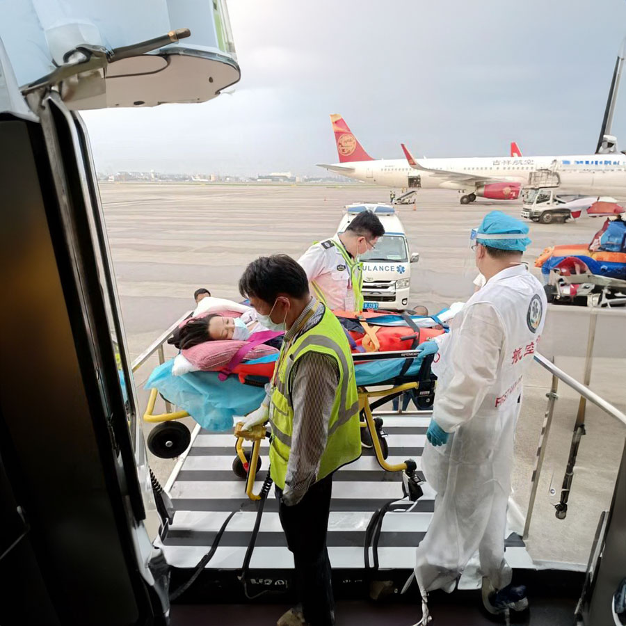 中国人民解放军总医院（三0一医院）预约私人救护车租赁到黄石市 救护车出租公司费用多少