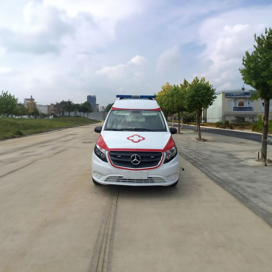 西藏自治区藏医院租赁私家救护车转院到运城市平陆县 救护车出租一般多少钱一辆