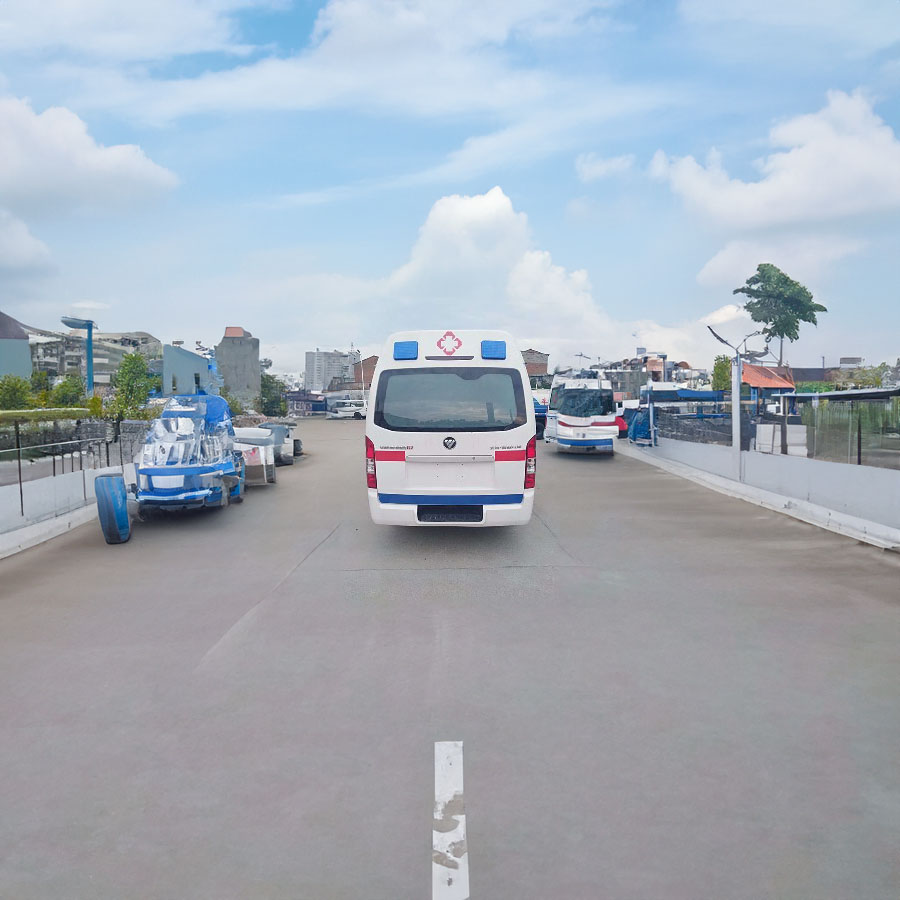 海南省农垦总局医院（海南省工人医院）租救护车到和田地区和田县 救护车出租公司费用多少