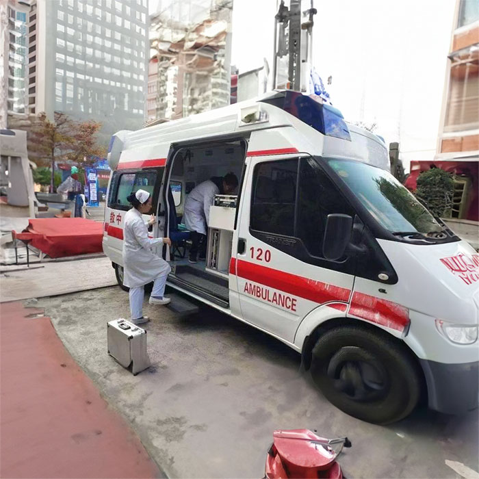 上海长征医院租赁私人救护车转运到桂林市象山区 救护车一般在哪里出租