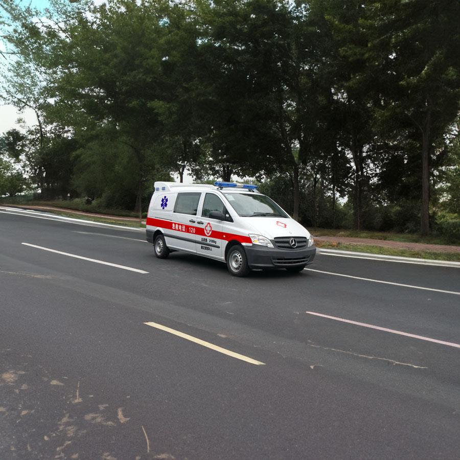 第四军医大学唐都医院（唐都医院）租私家救护车转院到双鸭山市饶河县 救护车出租价格表多少钱